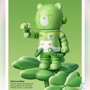 Popmart Mega Space Molly Series 3 Figure - Good Luck Bear